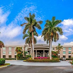 La Quinta By Wyndham Naples Downtown